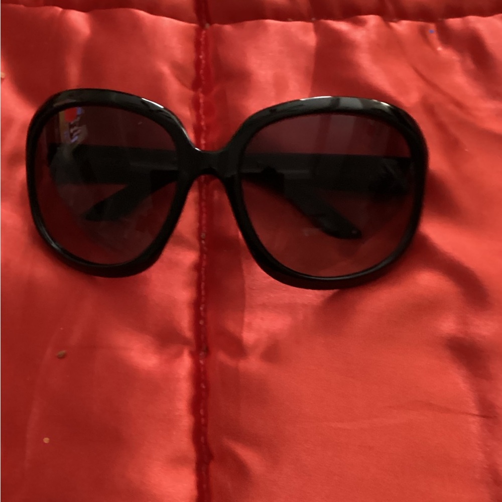 Sophisticated Black Sunglasses for Women